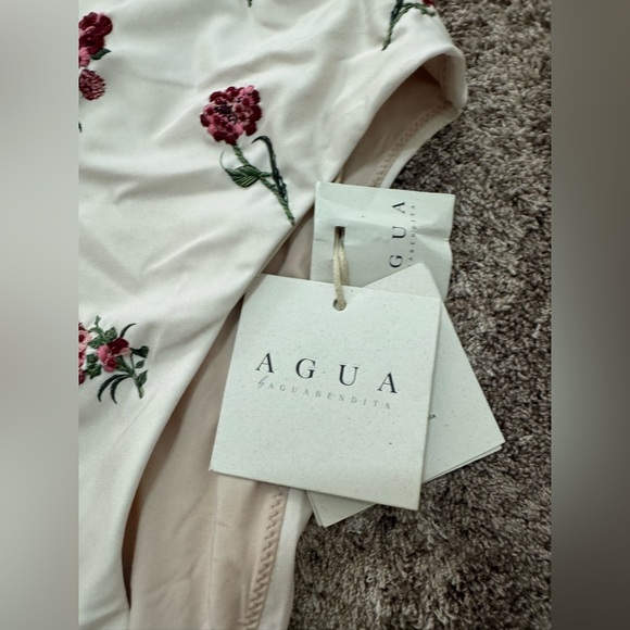 Ebano Quebrada One Piece in Multicolor
Agua by Agua Bendita - Picture 5 of 7